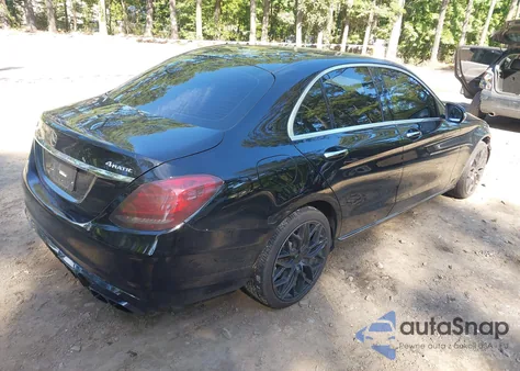 2015 Mercedes-Benz C 300 4Matic из США, поврежденный, VIN 55SWF4KB8FU016681